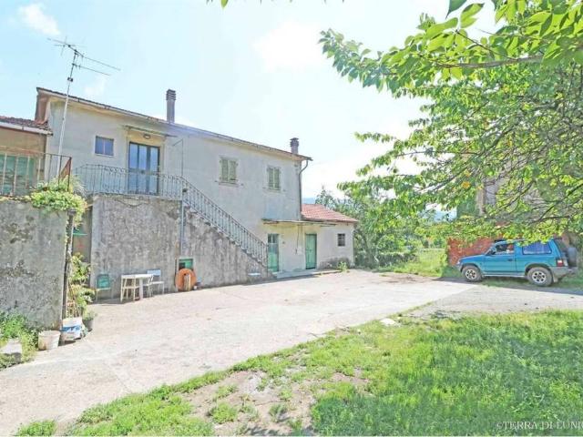 Rustico in vendita a Case Corvi, Pontremoli