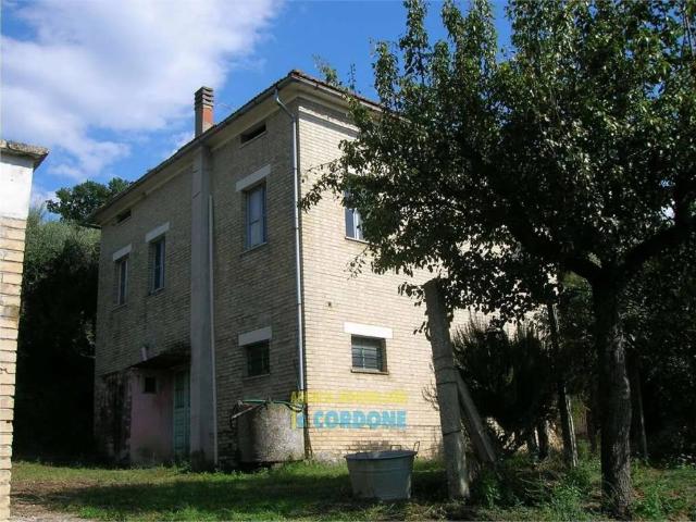 Rustico in vendita a Ponzano di Fermo, Fermo