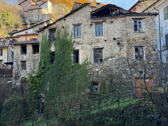 Rustico in vendita a Pornassio, Liguria