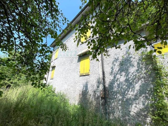 Rustico in vendita a Pornassio, Liguria