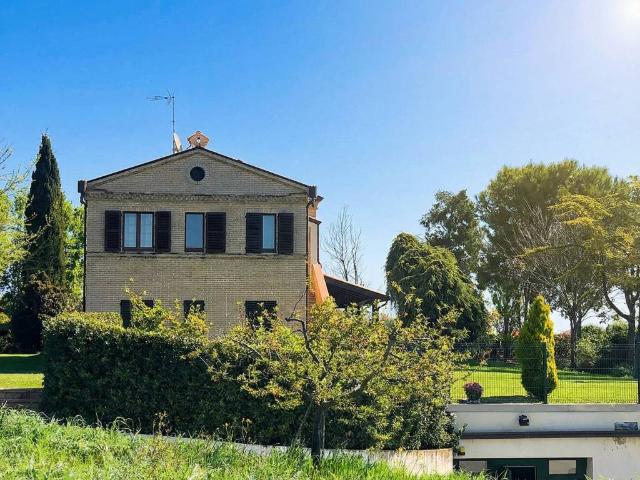 Rustico in vendita a Corva, Marche