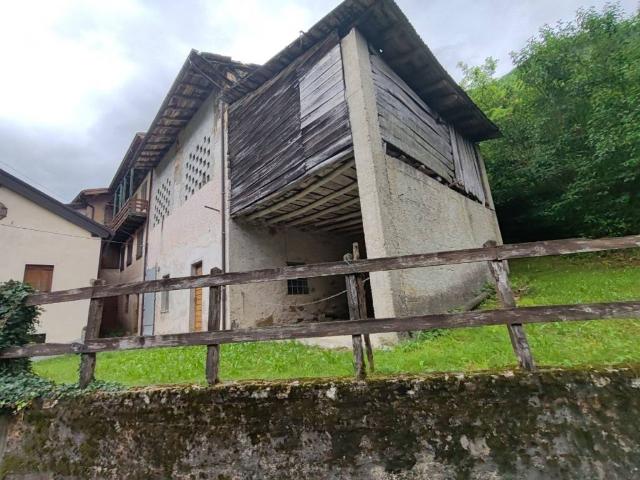 Rustico in vendita a Posina, Veneto