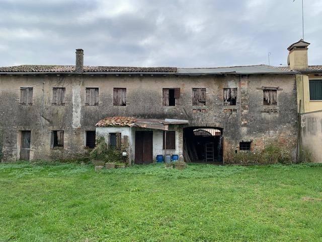 Rustico in vendita a Povegliano, Veneto