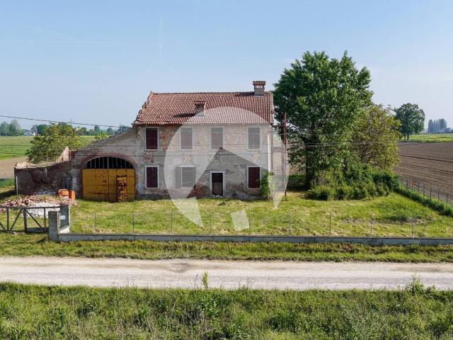 Rustico in vendita a Bassa Reggiana, Re