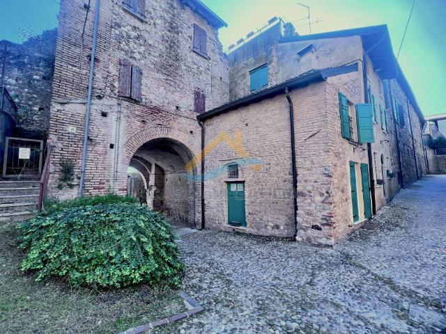 Rustico in vendita a Pozzolengo, Lombardia