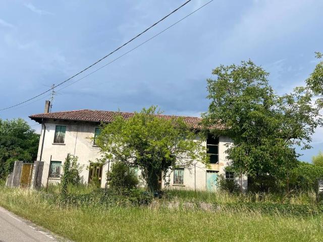 Rustico in vendita a Pozzuolo Del Friuli, Friuli-Venezia Giulia