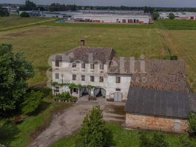 Rustico in vendita a Pramaggiore, Veneto