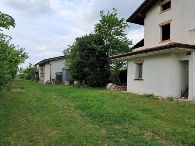 Rustico in vendita a Pramaggiore, Veneto