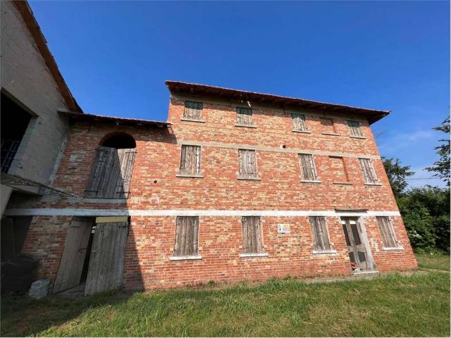 Rustico in vendita a Prata Di Pordenone, Friuli-Venezia Giulia