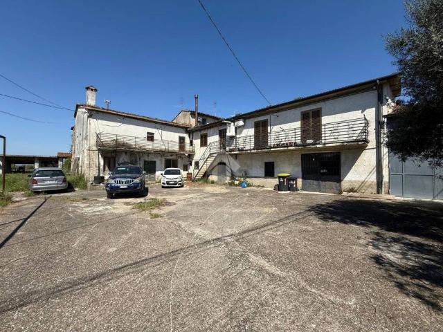 Rustico in vendita a Prato, Toscana
