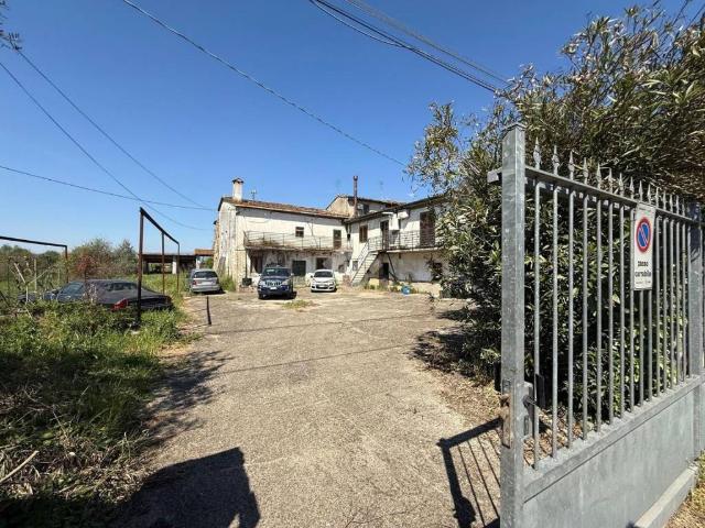 Rustico in vendita a Prato, Toscana