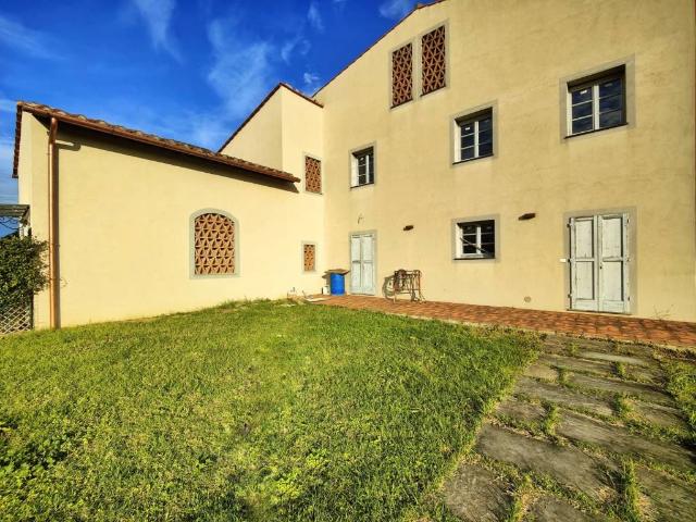 Rustico in vendita a Prato, Toscana