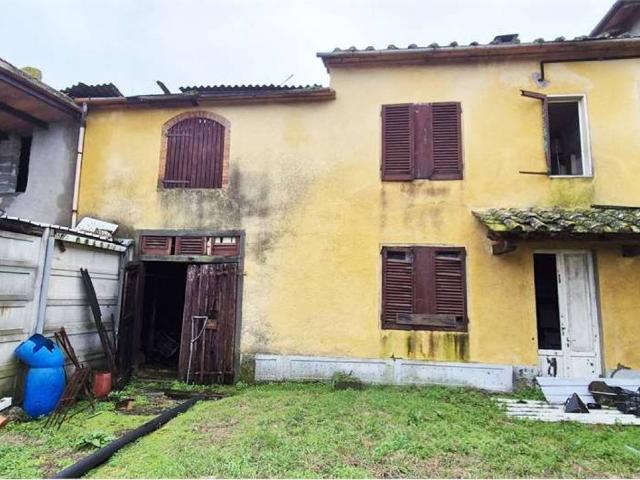 Rustico in vendita a Prato, Toscana