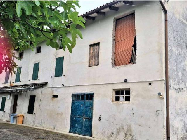 Rustico in vendita a Pravisdomini, Friuli-Venezia Giulia