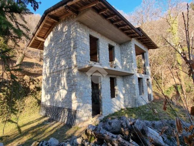 Rustico in vendita a Predore, Lombardia