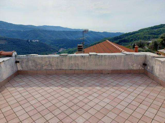 Rustico in vendita a Prelà, Liguria