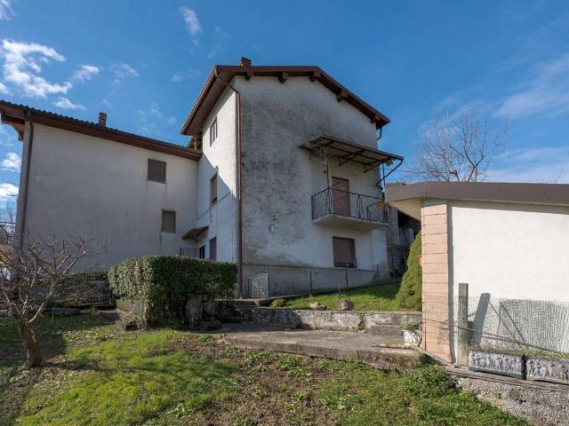 Rustico in vendita a Premolo, Lombardia