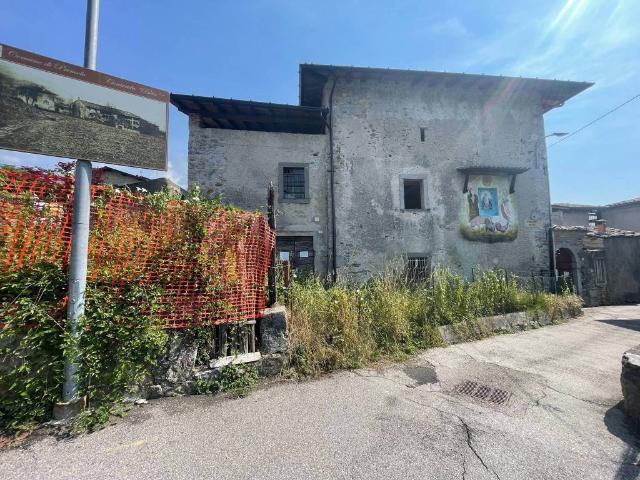 Rustico in vendita a Premolo, Lombardia