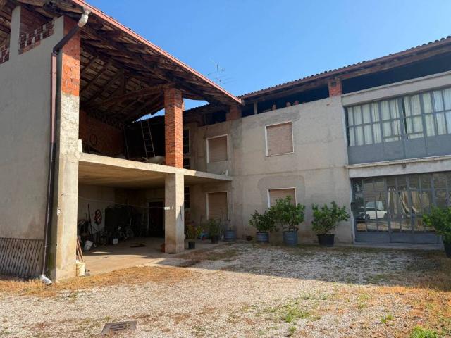 Rustico in vendita a Bassina, Prevalle