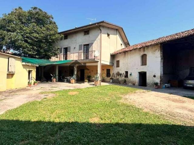 Rustico in vendita a Prevalle, Lombardia