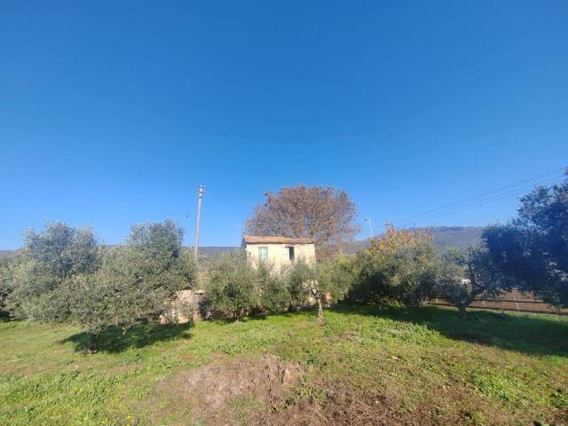 Rustico in vendita a Priverno, Lazio