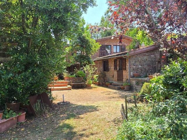 Rustico in vendita a Proceno, Lazio
