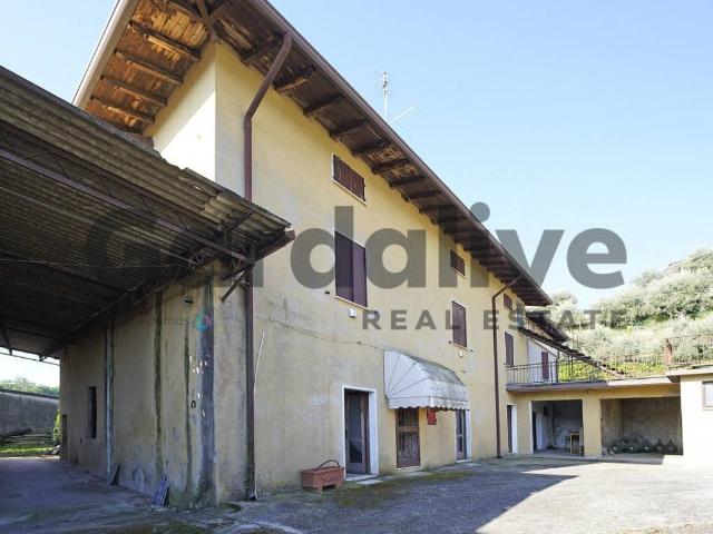 Rustico in vendita a Castello, Puegnago