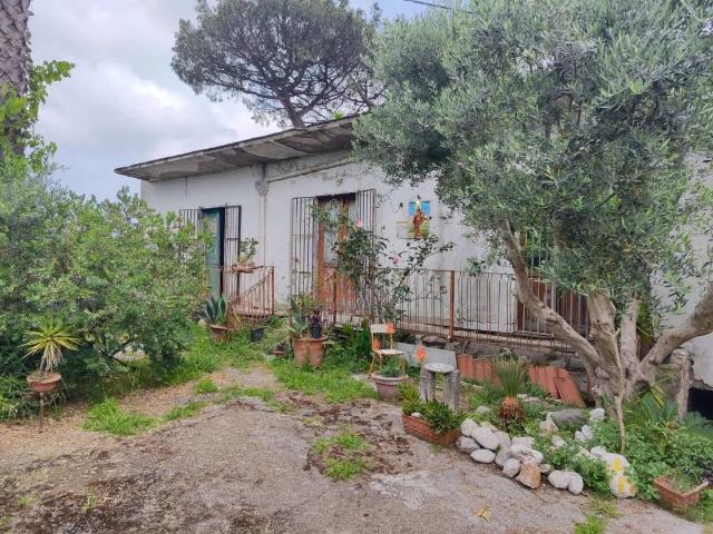 Rustico in vendita a Qualiano, Campania