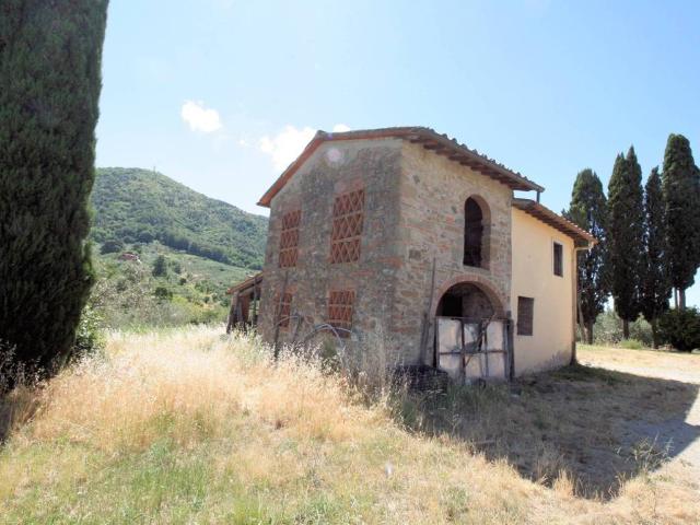 Rustico in vendita a Quarrata, Toscana