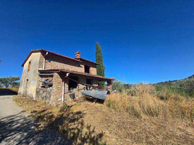 Rustico in vendita a Quarrata, Toscana