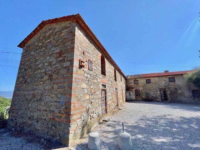 Rustico in vendita a Montorio, Quarrata
