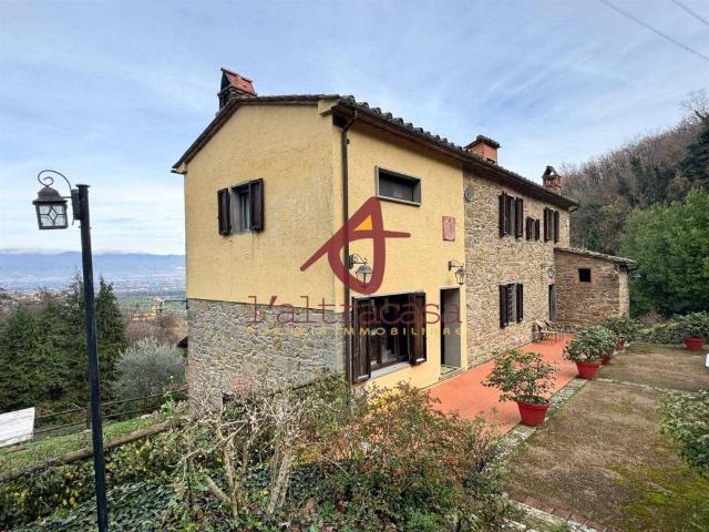 Rustico in vendita a Quarrata, Toscana