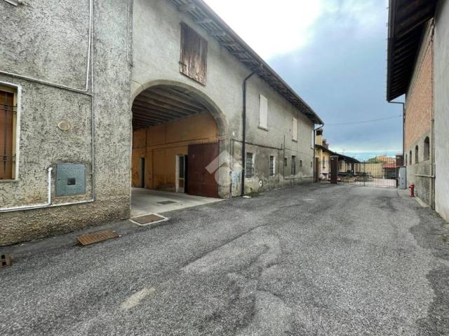 Rustico in vendita a Quinzano D'oglio, Lombardia