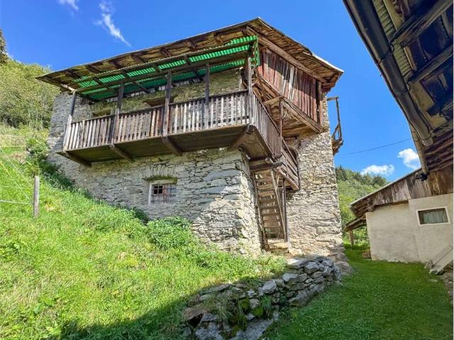 Rustico in vendita a Ingenga, Rabbi