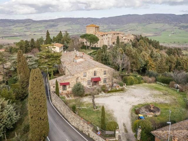 Rustico in vendita a Radicofani, Toscana