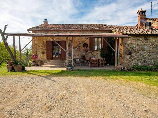 Rustico in vendita a Radicondoli, Toscana