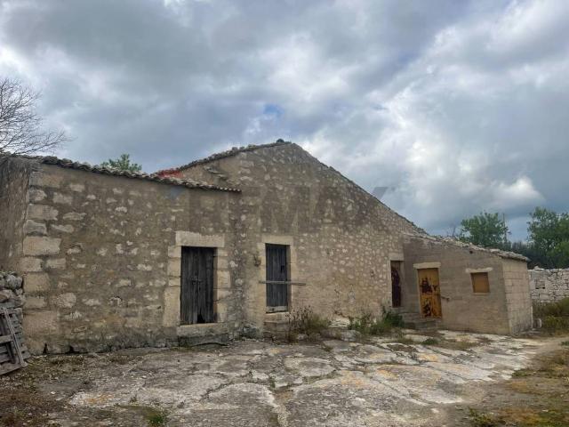 Rustico in vendita a Ragusa, Sicilia