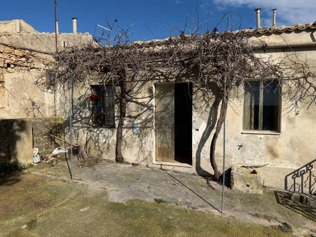 Rustico in vendita a Ragusa, Sicilia