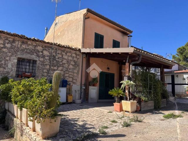 Rustico in vendita a Castellana Nuova, Ragusa