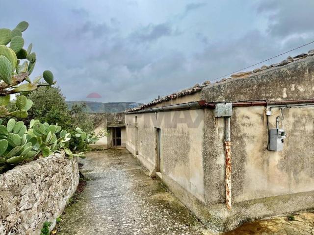 Rustico in vendita a Cappuccini, Ragusa
