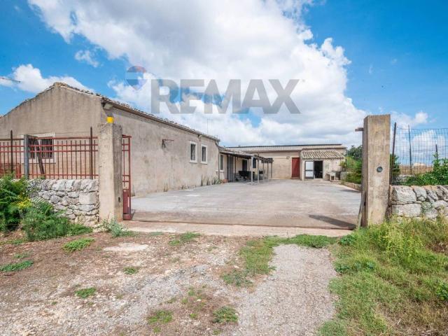 Rustico in vendita a Puntarazzi, Ragusa