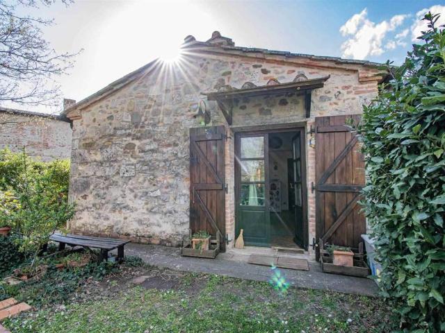 Rustico in vendita a Rapolano Terme, Siena
