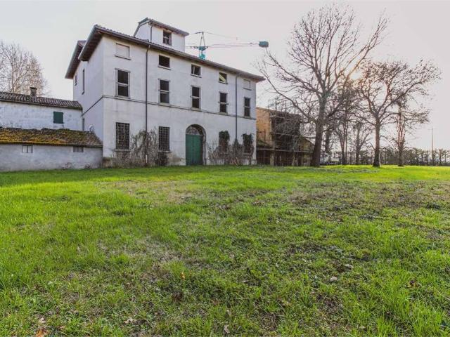 Rustico in vendita a Ravenna, Reggio Emilia
