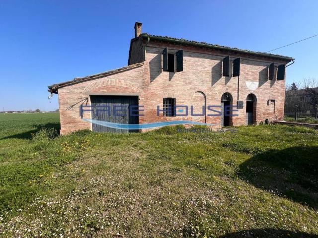 Rustico in vendita a Ravenna, Reggio Emilia