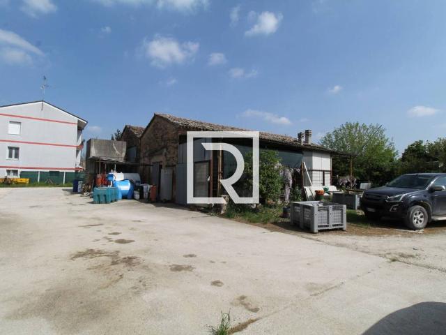 Rustico in vendita a Ravenna, Reggio Emilia