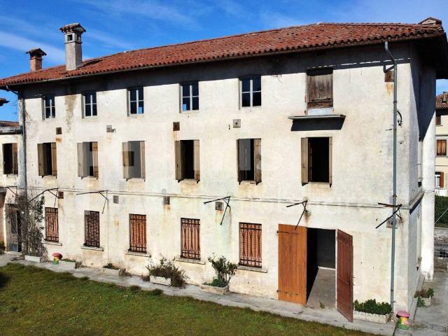 Rustico in vendita a Reana del Rojale / Reane dal Roiâl, Friuli-Venezia Giulia
