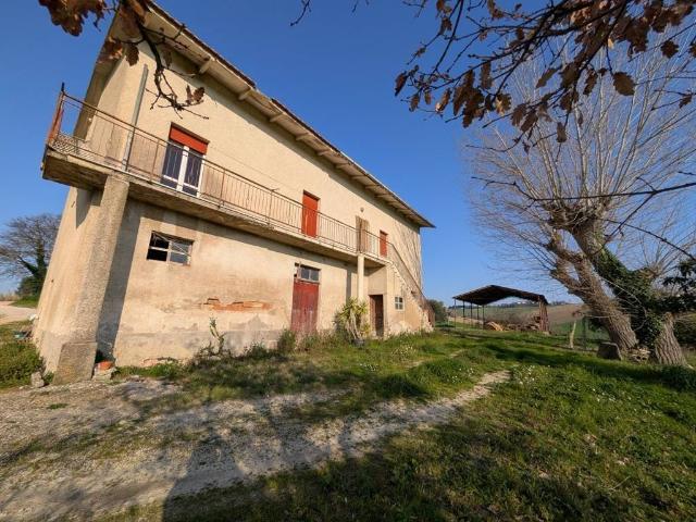 Rustico in vendita a Contrada Bagnolo, Recanati