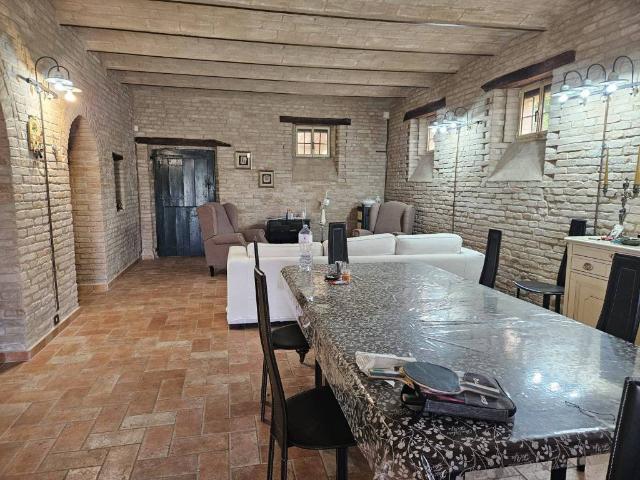 Rustico in vendita a Marche, Macerata
