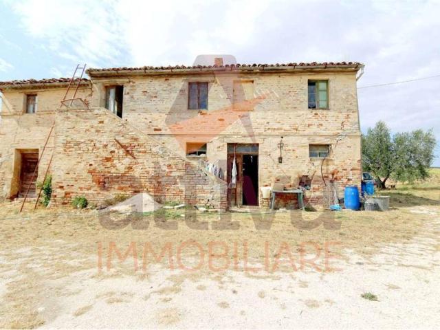 Rustico in vendita a Frazione Montefiore, Marche