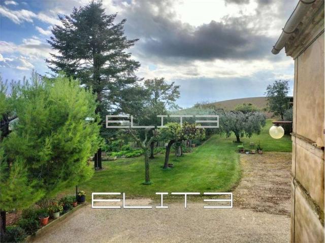 Rustico in vendita a Porta Cerasa, Marche